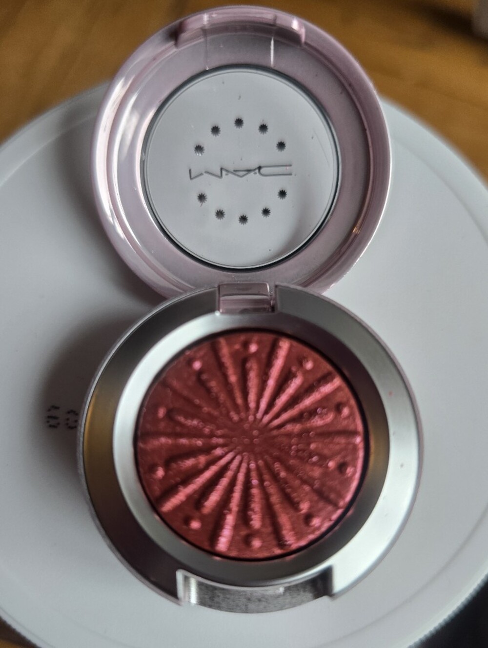 MAC Frosted Fireworks Holiday Extra Dimension Foil Eyeshadow - Firewerk the room